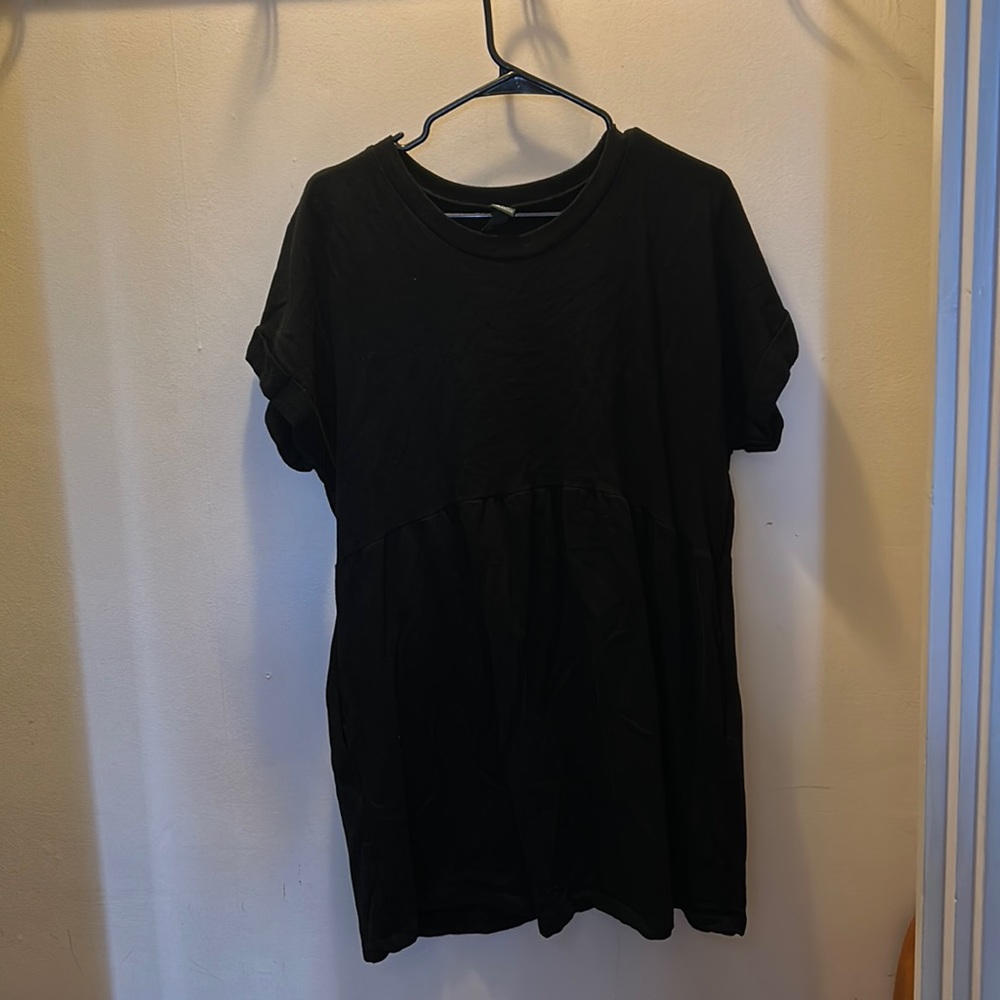 Black dress with pockets